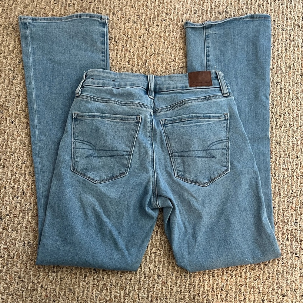 American Eagle Outfitters Light Blue High-Rise Women’s Jeans - Picture 2 of 5